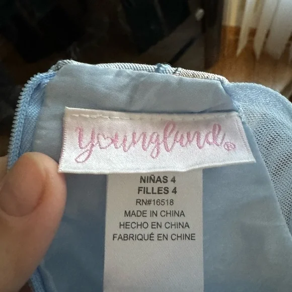 dress bundle, size 4-5 - Picture 5 of 9